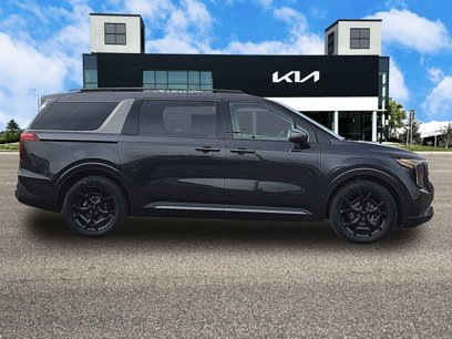 New 2025 Kia Carnival SX