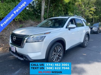 New 2025 Nissan Pathfinder SL w/ SL Premium Package