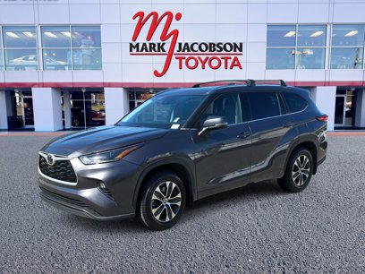 Used 2021 Toyota Highlander XLE