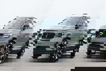 New 2025 Volvo XC40 B5 Plus w/ Protection Package Premier