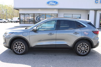 Used 2024 Ford Escape SE w/ Class II Trailer Tow Package