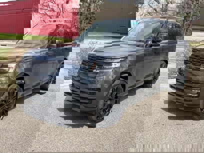 New 2025 Land Rover Range Rover SE