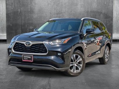 Used 2024 Toyota Highlander XLE