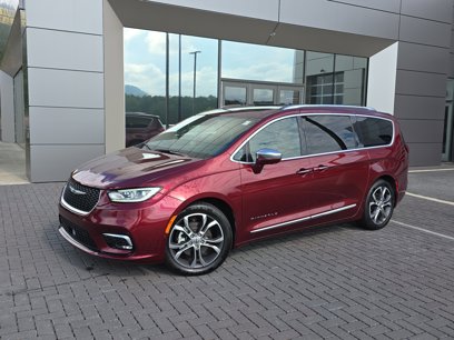 Used 2022 Chrysler Pacifica Pinnacle