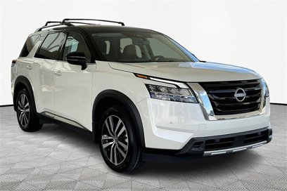 Used 2024 Nissan Pathfinder Platinum w/ Cargo Package