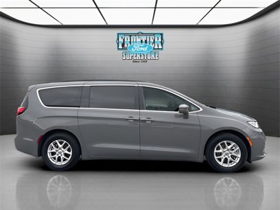 Used 2022 Chrysler Pacifica Touring-L
