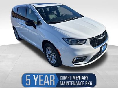 New 2025 Chrysler Pacifica Select