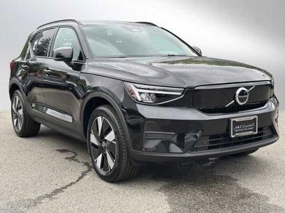 New 2025 Volvo EX40 Core w/ Climate Package
