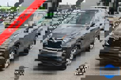 Used 2022 Toyota Highlander LE
