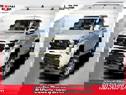 New 2024 Toyota Tacoma SR5