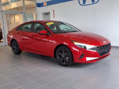 Certified 2022 Hyundai Elantra SEL w/ Cargo Package