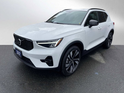 New 2023 Volvo XC40 B5 Plus w/ Protection Package Premier