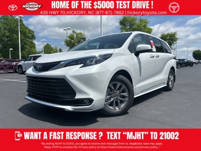 New 2025 Toyota Sienna XLE