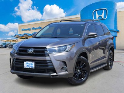 Used 2019 Toyota Highlander SE