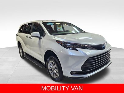 Used 2025 Toyota Sienna XLE