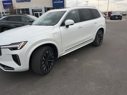 New 2025 Volvo XC90 T8 Plus w/ Protection Package Premier