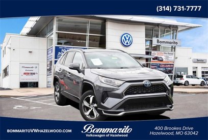 Used 2021 Toyota RAV4 SE w/ Weather & Moonroof Package