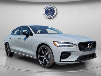 New 2024 Volvo S60 B5 Plus w/ Climate Package