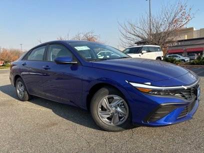 New 2025 Hyundai Elantra SE