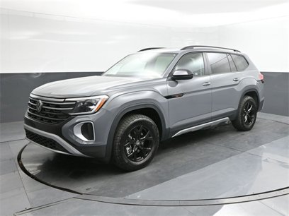 New 2025 Volkswagen Atlas Peak Edition SE