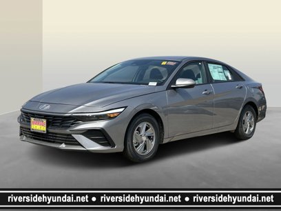 New 2025 Hyundai Elantra SE