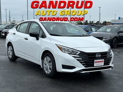New 2025 Nissan Versa S w/ Trunk Package