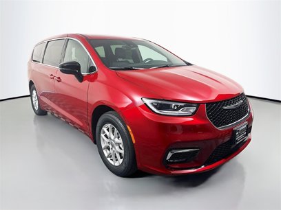 New 2025 Chrysler Pacifica Select