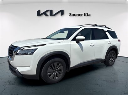 Used 2022 Nissan Pathfinder SV