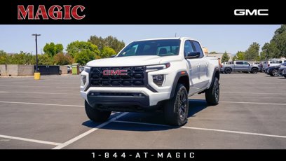 New 2025 GMC Canyon Elevation w/ Convenience Package