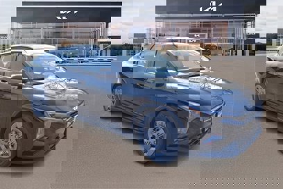 New 2025 Kia K4 LX