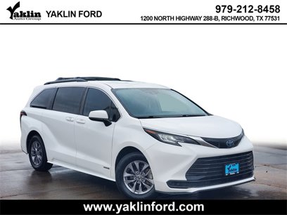 Used 2021 Toyota Sienna LE