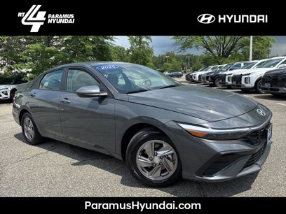 Certified 2025 Hyundai Elantra SE