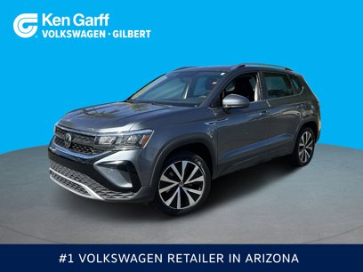 Used 2022 Volkswagen Taos SE w/ Panoramic Sunroof Package