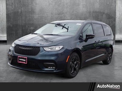 New 2025 Chrysler Pacifica Premium