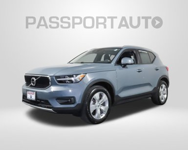 Used 2022 Volvo XC40 T5 Momentum