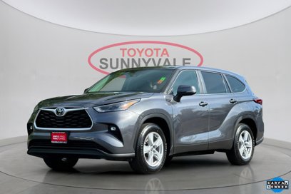 Used 2023 Toyota Highlander LE