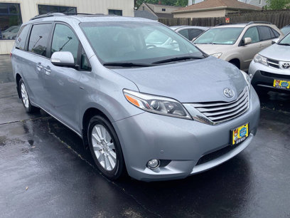 Used 2017 Toyota Sienna Limited Premium