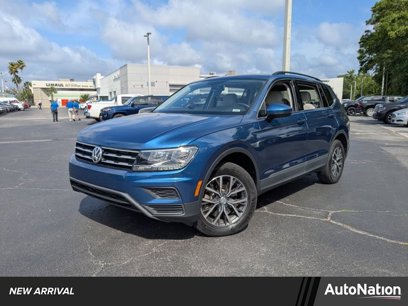 Used 2020 Volkswagen Tiguan SE w/ Panoramic Sunroof Package