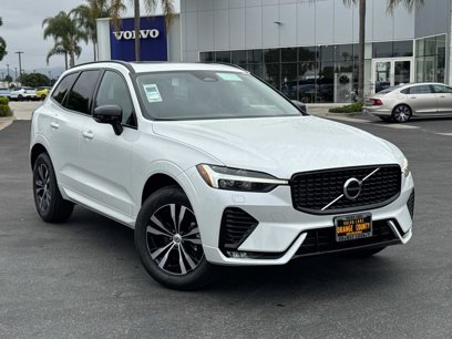 New 2025 Volvo XC60 B5 Core w/ Climate Package