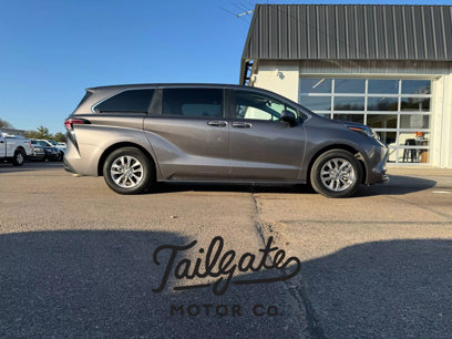 Used 2022 Toyota Sienna LE