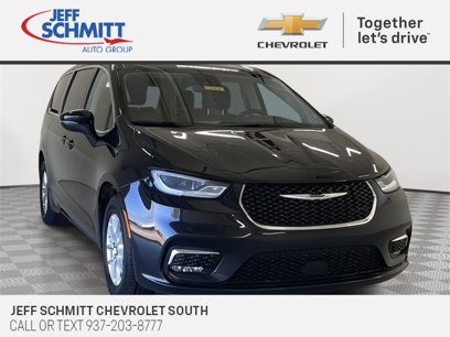 Used 2023 Chrysler Pacifica Touring-L