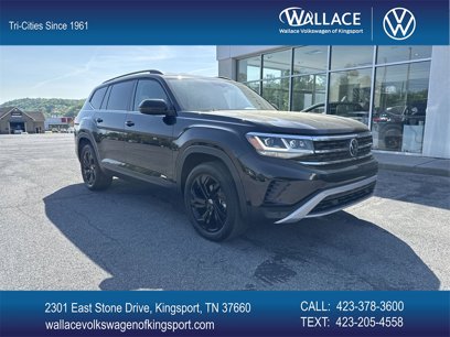 Used 2023 Volkswagen Atlas SE w/ Black Wheel Package