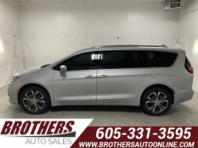 Used 2024 Chrysler Pacifica Pinnacle