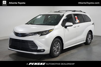 New 2025 Toyota Sienna XLE