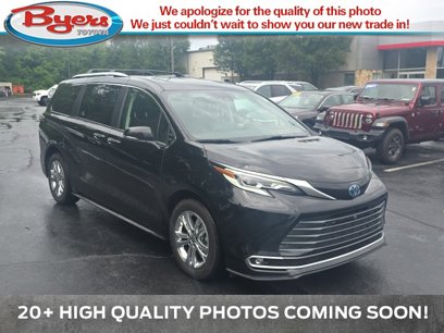 Used 2023 Toyota Sienna Platinum