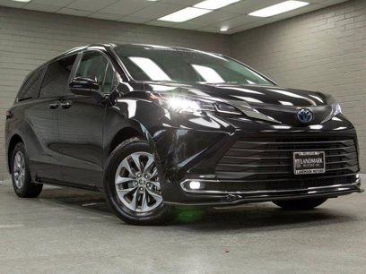 Used 2022 Toyota Sienna XLE