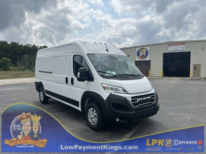 New 2024 RAM ProMaster 2500 w/ Quick Order Package 22G SLT