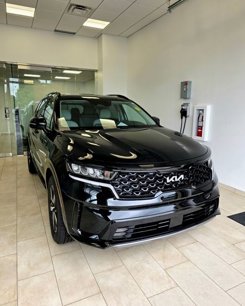Used 2022 Kia Sorento EX w/ Panoramic Sunroof Package
