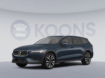 New 2025 Volvo V60 B5 Cross Country Ultra w/ Protection Package Premier
