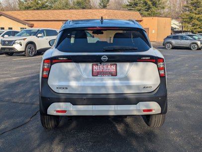 New 2025 Nissan Kicks SV w/ SV Premium Package